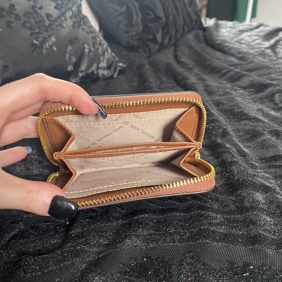 Michael Kors Small Logo Wallet - Picture 3 of 3